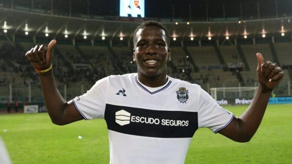 Hurtado espera por la firma del pase de Matías Abaldo