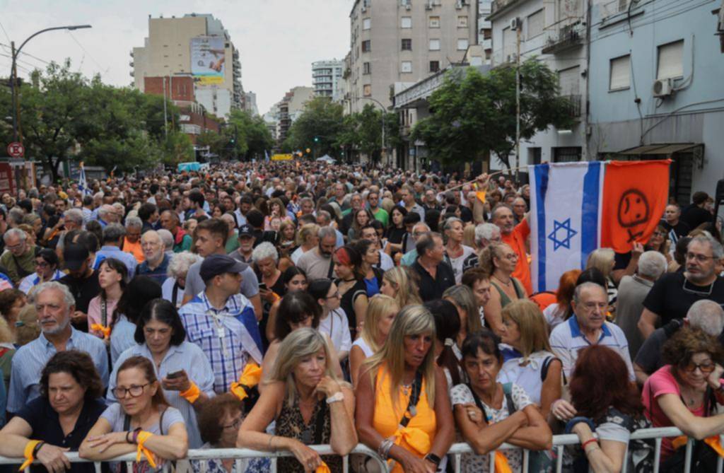 Multitudinario acto para reclamar la liberación de los rehenes de Hamás
