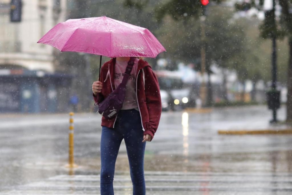 Cesó el alerta meteorológica en La Plata, pero anuncian lluvias y actividad eléctrica durante todo el martes: cómo sigue el tiempo