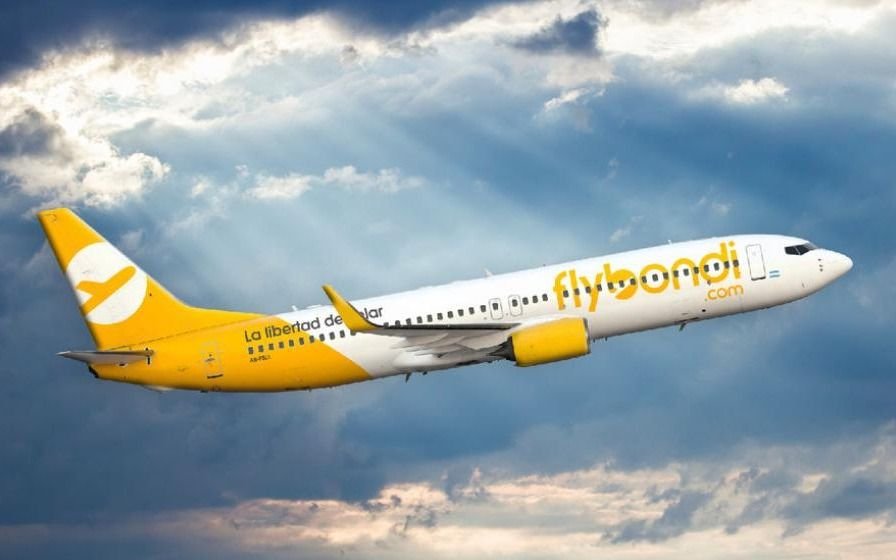 Una Aerolínea low cost ofrece trabajo en Argentina: qué puestos busca, requisitos y cómo postularse