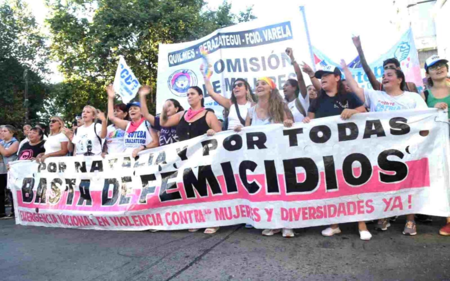 Multitudinaria movilización en Quilmes contra los femicidios 