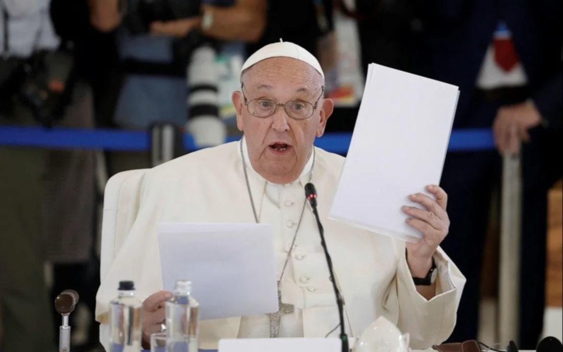 "El estado del Papa sigue siendo crítico, pero estable"
