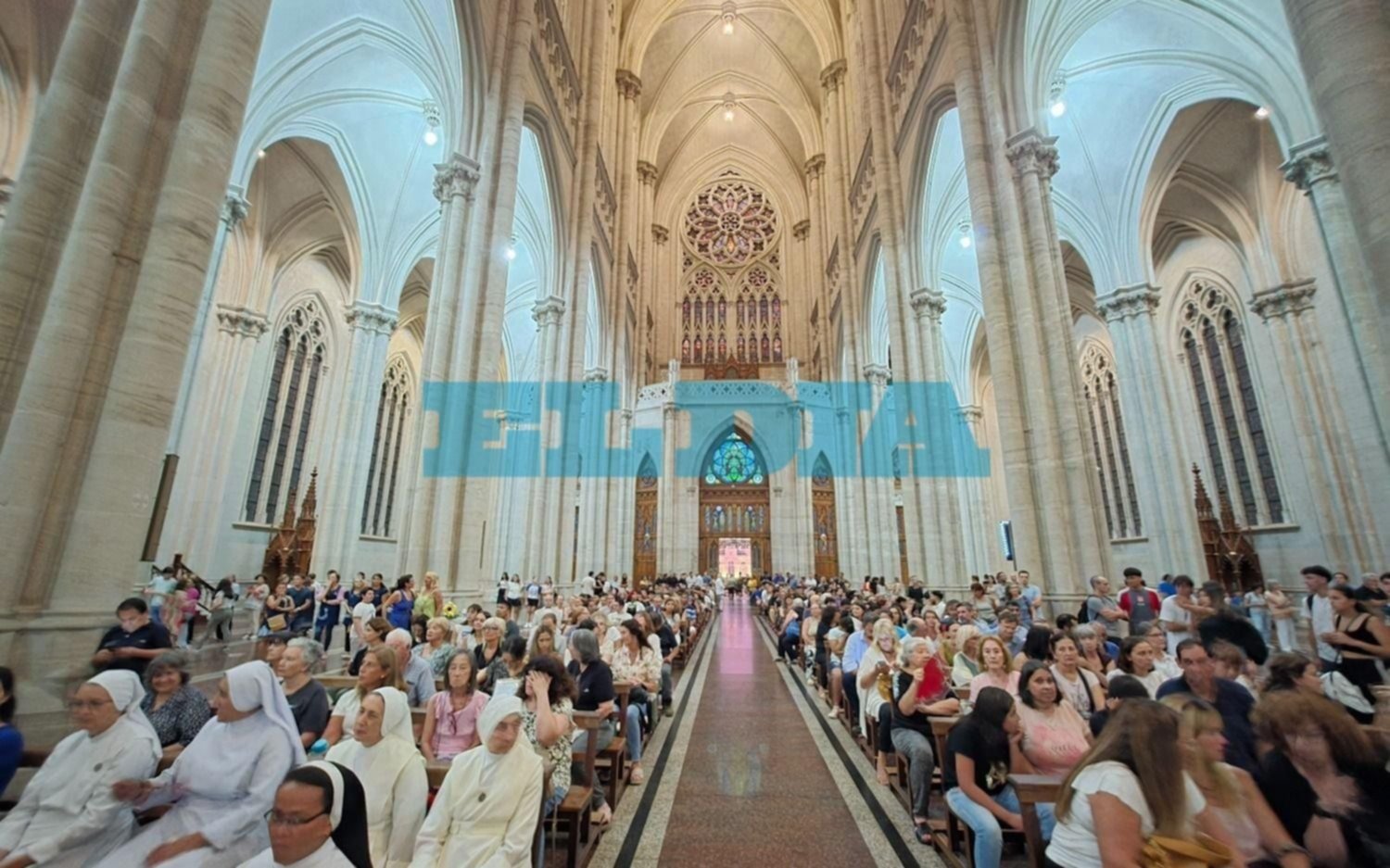 La Catedral de La Plata rezó por la salud de Francisco: misa con la presencia de Kicillof