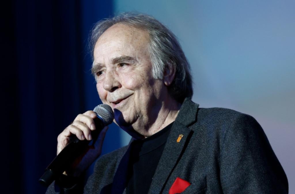 Serrat, lejos de los escenarios pero no de “cantar, vivir y participar de las cosas”