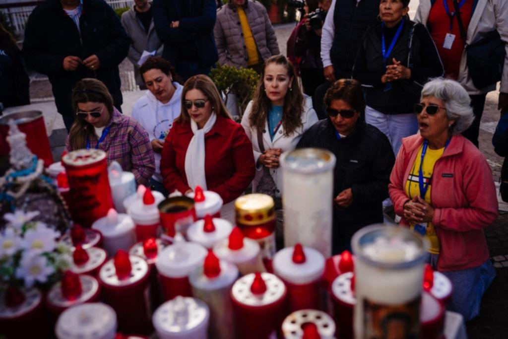 El Papa salió del estado crítico pero no del reservado