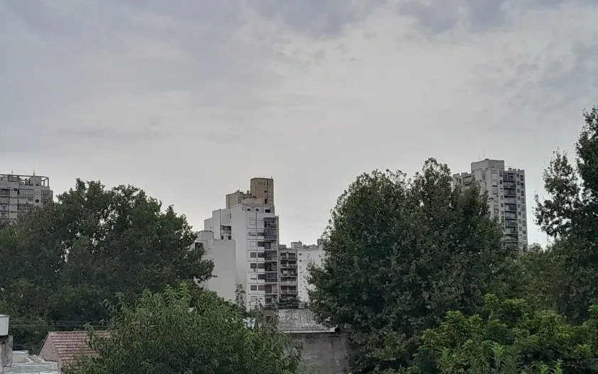 Sigue el anuncio acerca tormentas aisladas