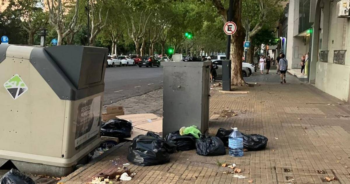 Vecinos de la zona de Plaza Moreno piden más contenedores de basura ...