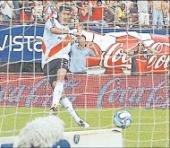 El tano Nasuti: "la verdad que vale  mucho volver con un gol"