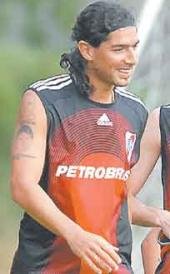 "Es muy bueno jugar contra alguien del nivel de Verón"