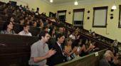 Emotiva ceremonia de entrega de diplomas en la facultad de Exactas