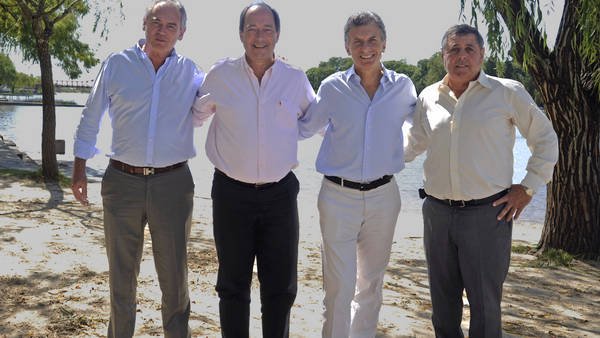 Macri y Sanz anunciaron que el PRO 
y la UCR irán a internas en Entre Ríos