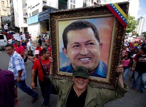 Tenso aniversario de la muerte de Chávez