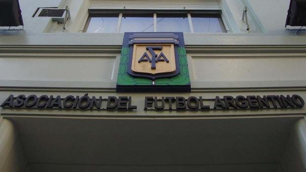 La grieta se traslado a la AFA y es entre los clubes grandes y los chicos por el dinero de la TV