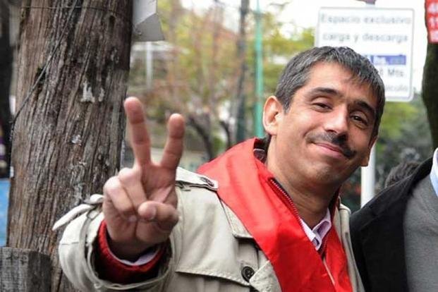 Echaron del senado a Alex Freyre