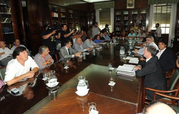 Avanza acuerdo con estatales y buscan cerrar la paritaria
