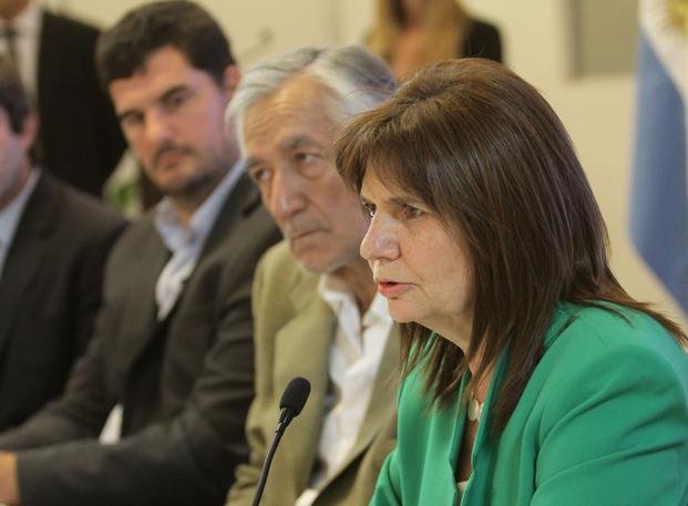 Bullrich recibe a Sabbatella por el ataque a un local partidario