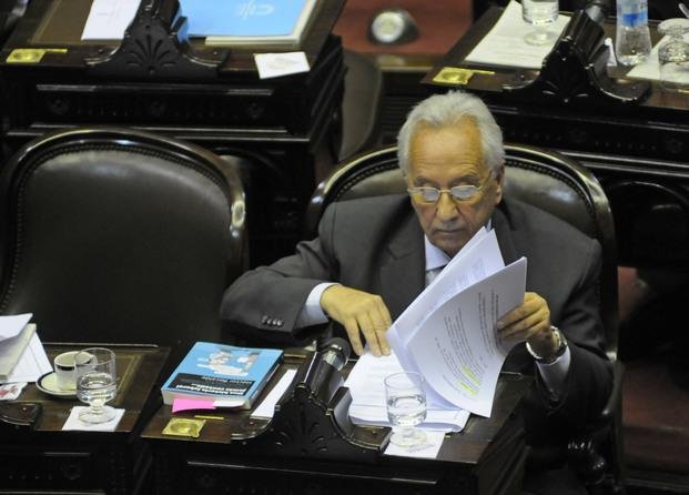 Recalde, a Abal Medina: "le agradezco el consejo, pero no lo voy a seguir"