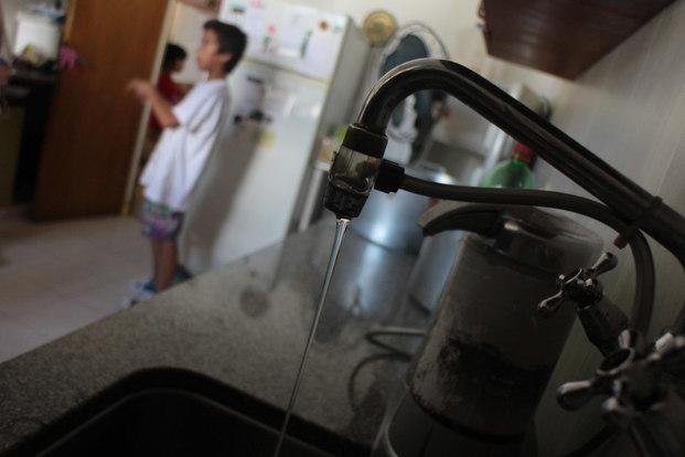 Siguen los reclamos por la baja presión del agua