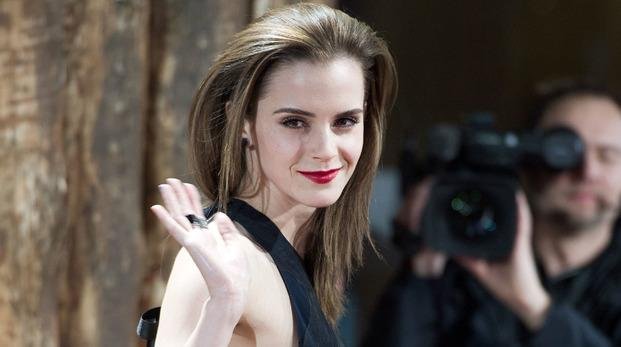 Emma Watson afiladisima en el Día de la Mujer