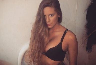 Julieta Ortiz, la ex porrista xeneize que sepultó a “Pico” Mónaco