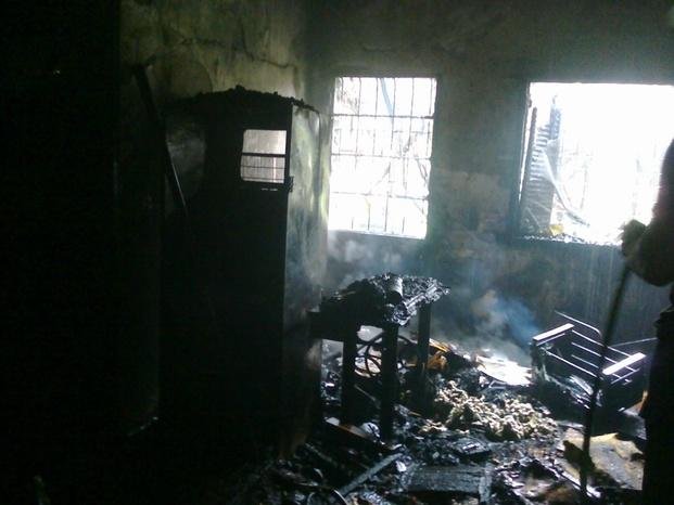 Varias familias en la calle al  arder sus casas  en la Región