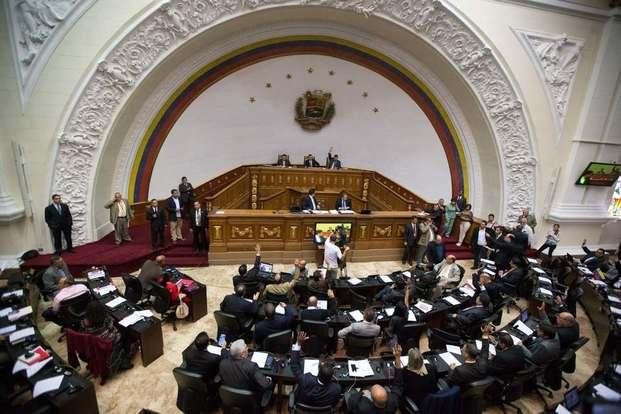 Avanza un referéndum para sacar a Maduro del Gobierno