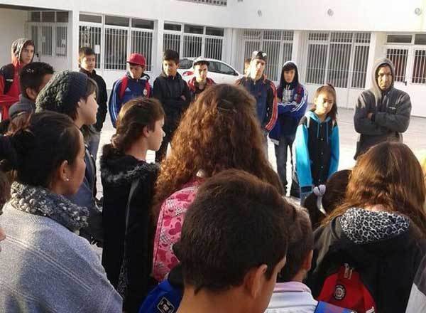 A una escuela recién inaugurada le faltan todos los servicios