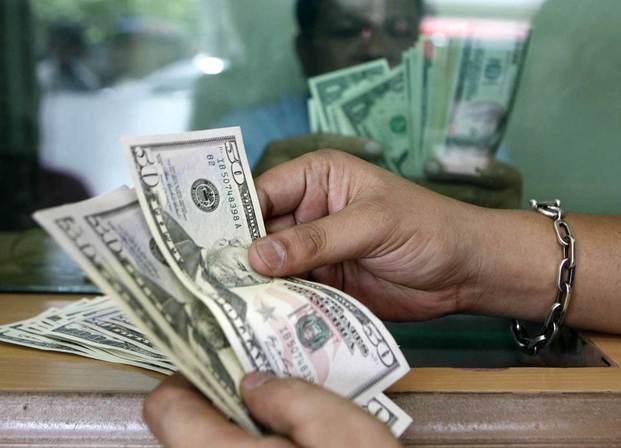 El dólar sigue en caída y se proyecta debajo de los $15
