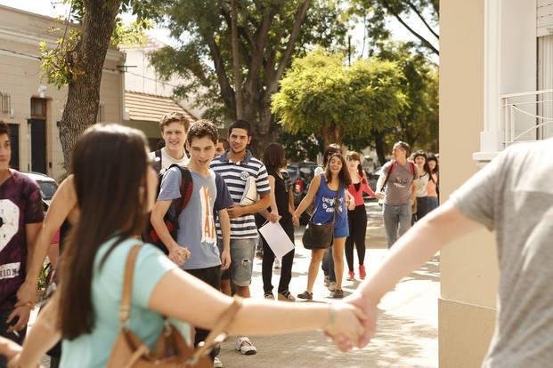 Una escuela histórica aún no tiene edificio propio
