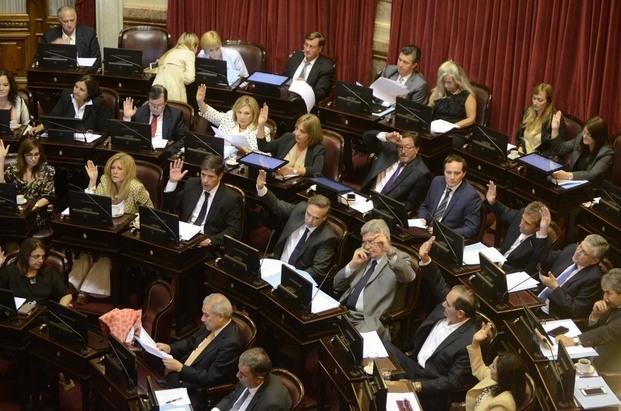 El oficialismo empieza a apurar las leyes para salir del default