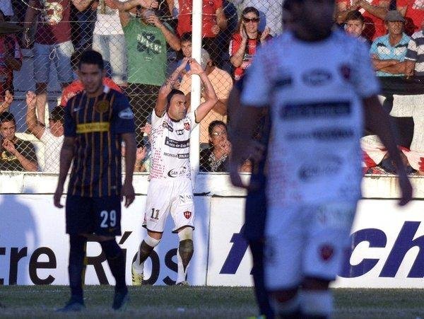 Central cayó ante Patronato y se quedó sin invicto