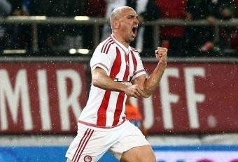 Cambiasso convirtió en el triunfo del Olympiakos