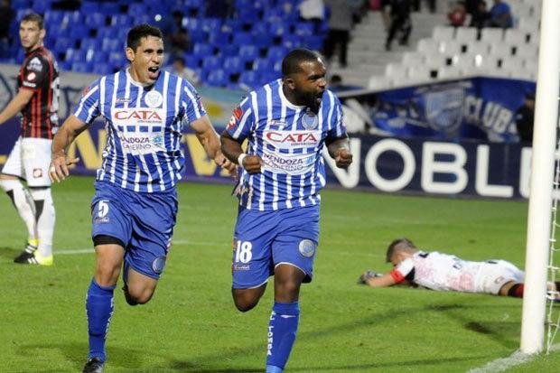 Con el debut de Caruso Lombardi, Sarmiento recibe al Tomba