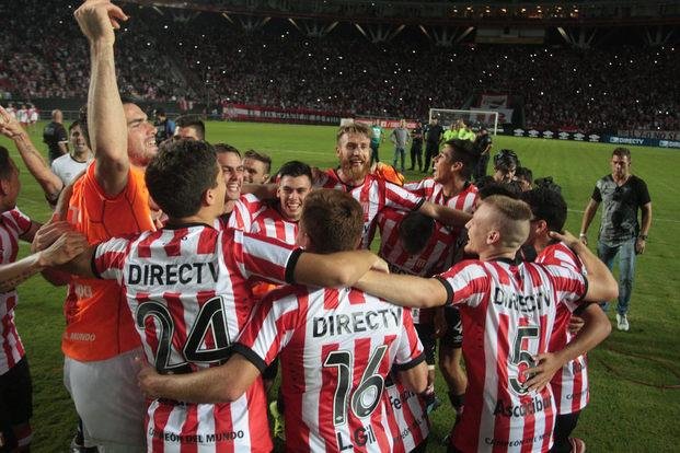 Estudiantes facturó otra alegría y Gimnasia no para de equivocarse
