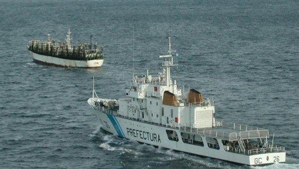 Prefectura hundió un barco chino que pescaba ilegalmente en aguas argentinas
