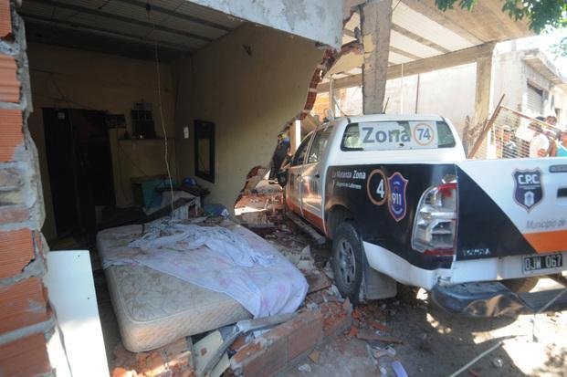 Seguirá detenido el policía que incrustó un patrullero en una vivienda
