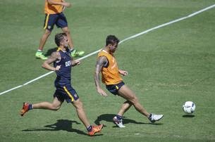 Osvaldo, titular en la práctica de Boca