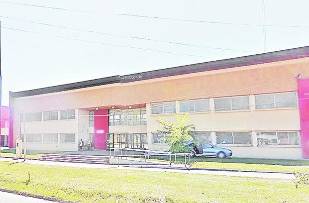 Ex alumno de una escuela de Tolosa le robó a la directora
