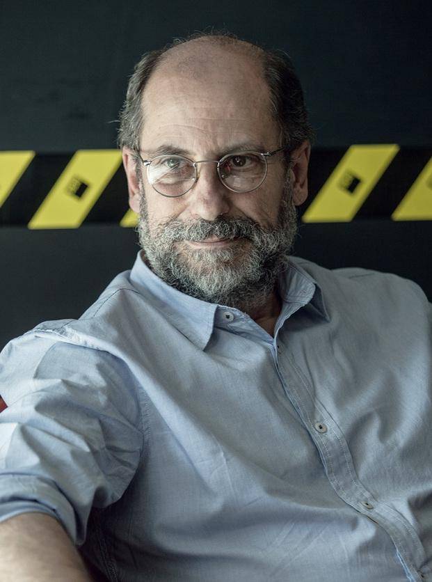 A los 58 años, murió el premiado cineasta chileno Ricardo Larraín