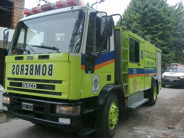 Ardió una casa en 132, 63 y 64