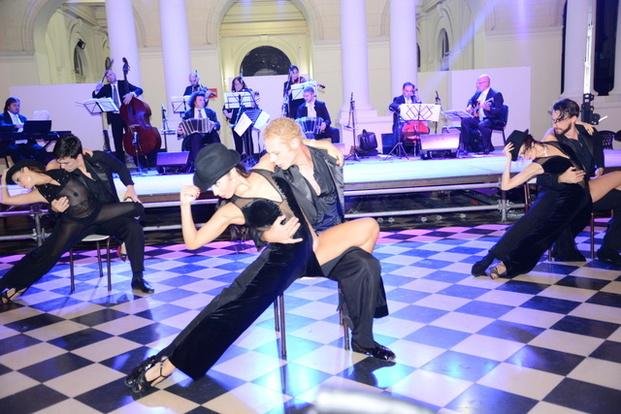 Con buena concurrencia, arrancó 
el festival "La Plata Baila Tango"