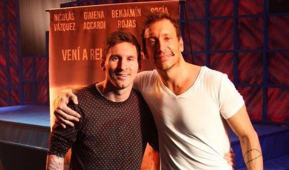 Messi aprovechó el descanso y fue al teatro
