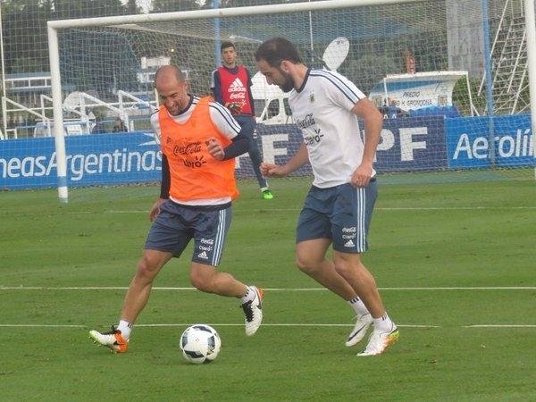 Higuaín por Agüero, Pinola de titular y volverá Mascherano