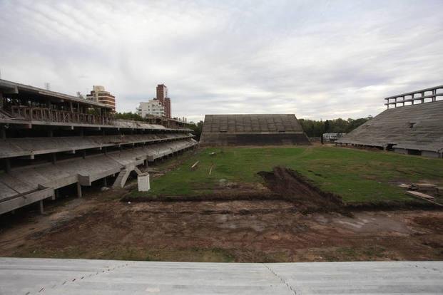 Estudiantes busca avanzar con el estadio