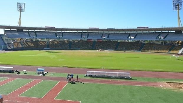 A pocas horas de Argentina-Bolivia siguen las polémicas sobre el piso del estadio cordobés
