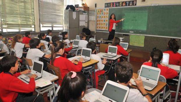 Postergan reunión para definir aumento en colegios privados