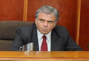 Llegó libre a un juicio y se fue esposado
