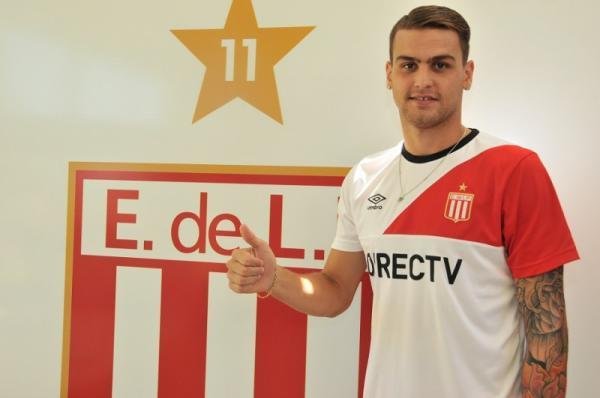 “No me estoy planteando pelear el puesto con el Chavo, sino sumar”