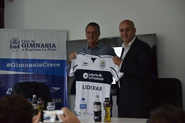 La nueva camiseta sale a la cancha