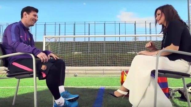 Lio Messi donó sus botines para fines benéficos y se desató una enorme polémica